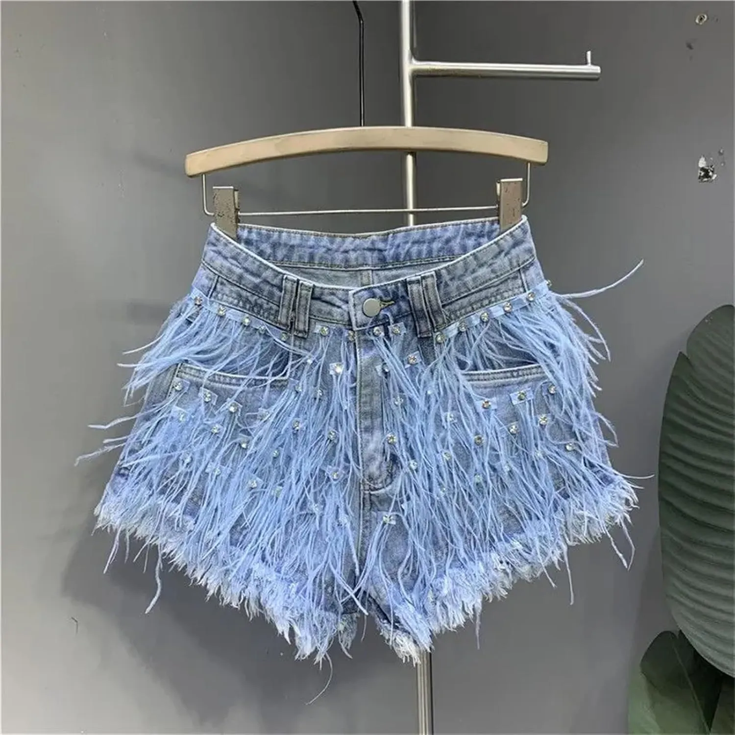 Fashion Denim Shorts Women Personalized Tassel Diamond Wash Light Blue Short Jeans Fashion Sexy Feather Hot Pants