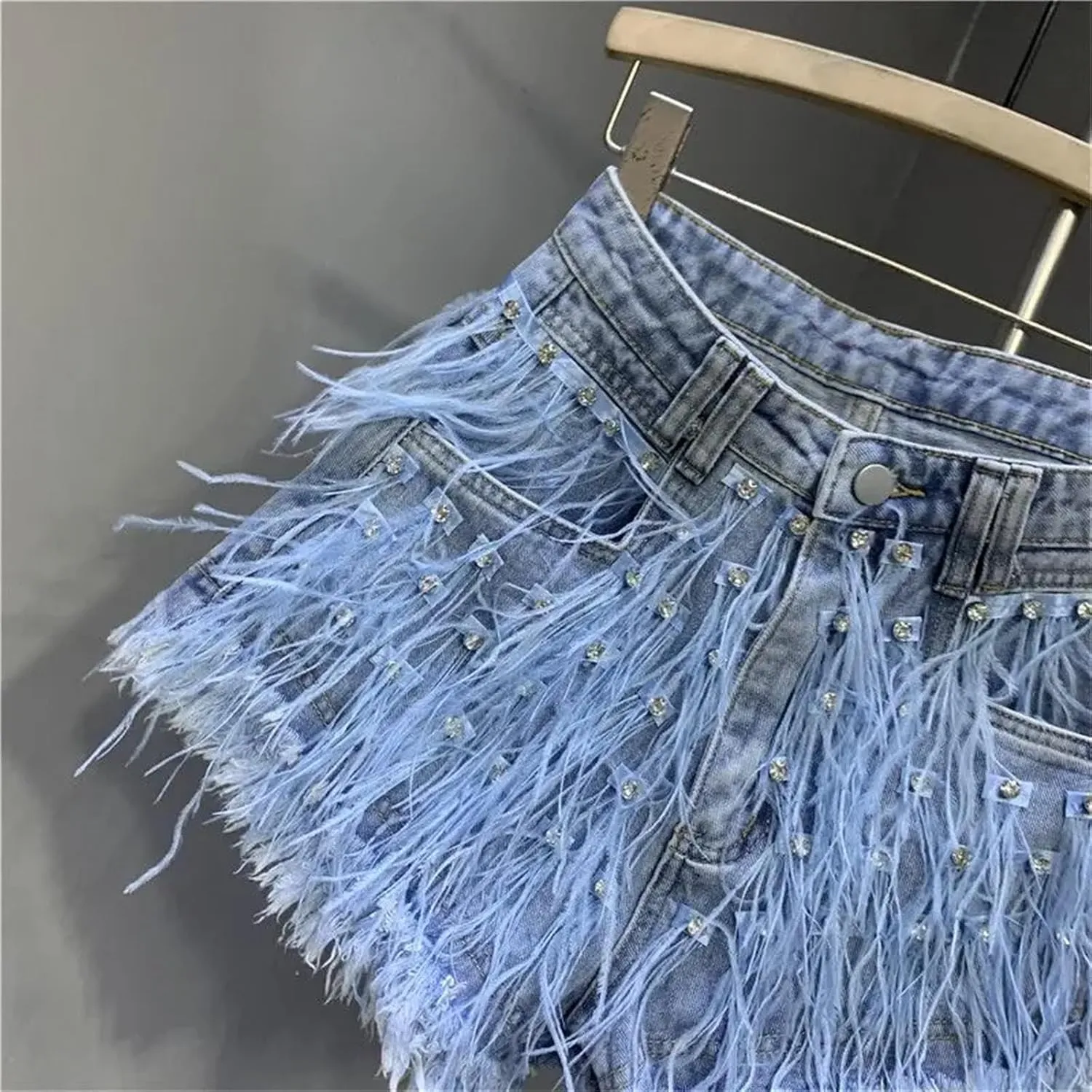 Fashion Denim Shorts Women Personalized Tassel Diamond Wash Light Blue Short Jeans Fashion Sexy Feather Hot Pants