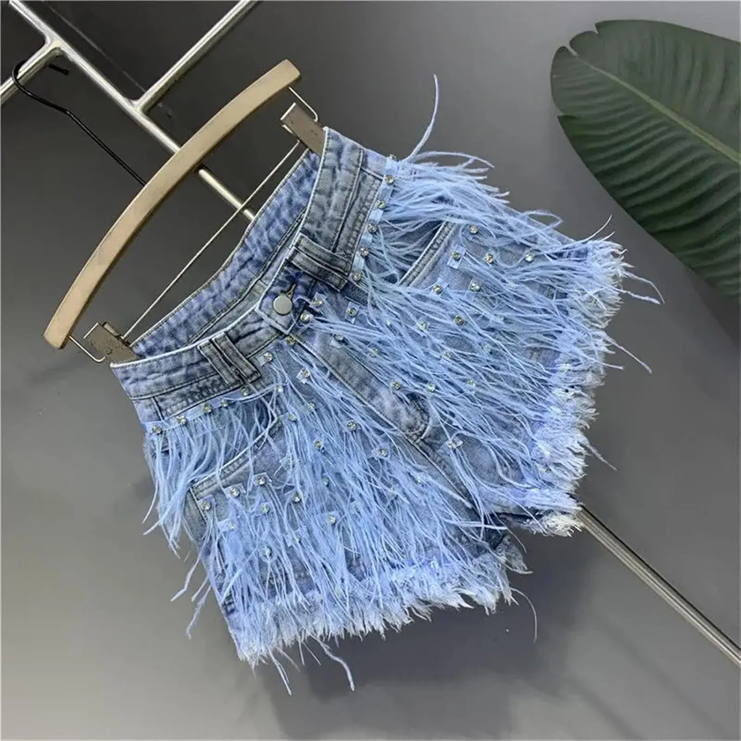 Fashion Denim Shorts Women Personalized Tassel Diamond Wash Light Blue Short Jeans Fashion Sexy Feather Hot Pants