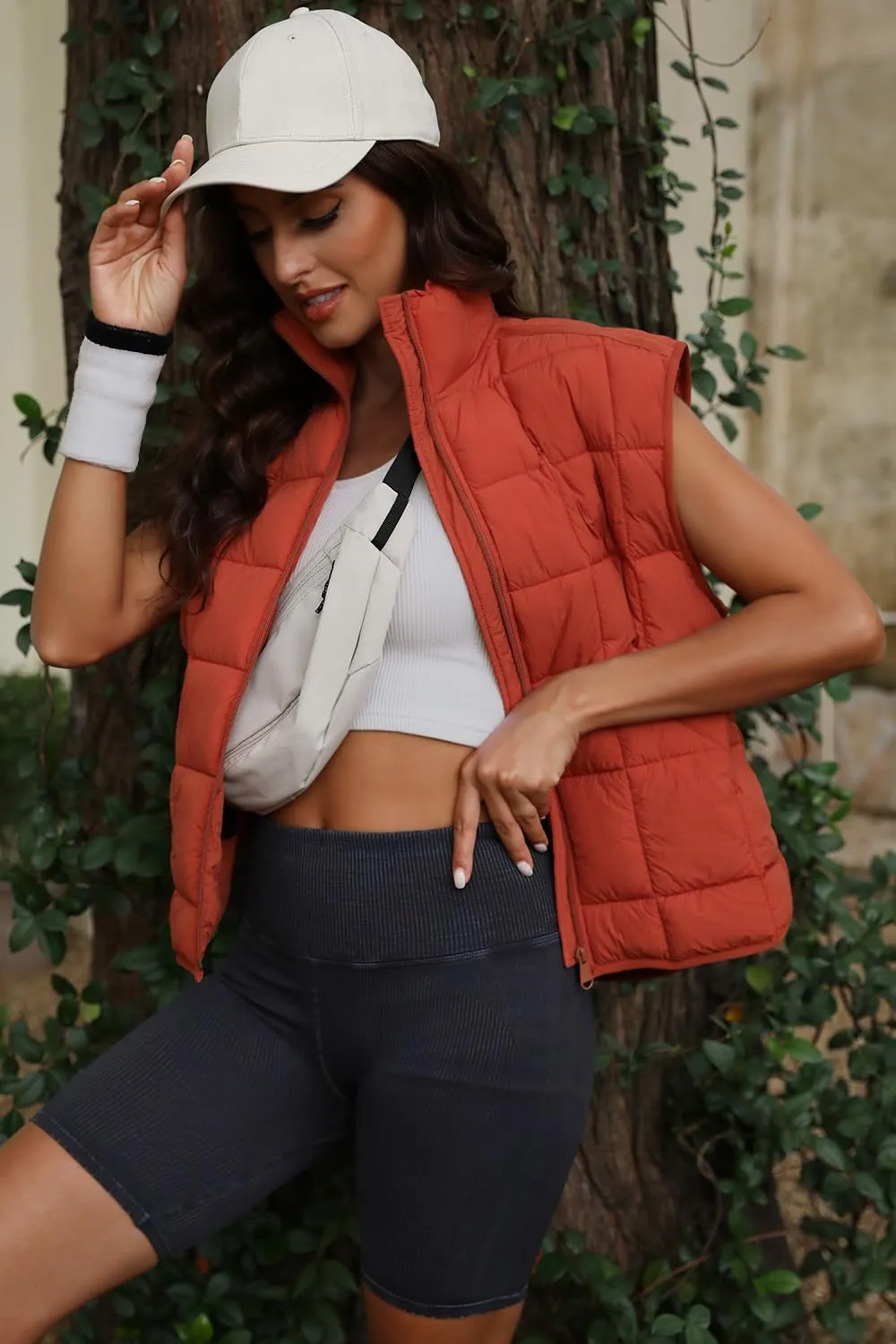 LAMISSCHE Womens Puffer Vest Winter Lightweight Quilted Jackets Sleeveless Zip Up Fall Outfits Puffy Running Coat
