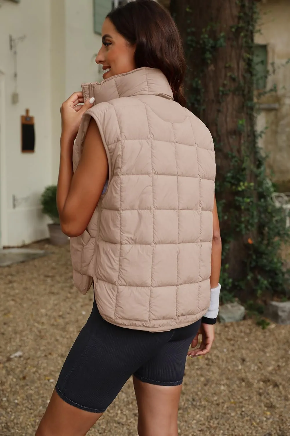 LAMISSCHE Womens Puffer Vest Winter Lightweight Quilted Jackets Sleeveless Zip Up Fall Outfits Puffy Running Coat