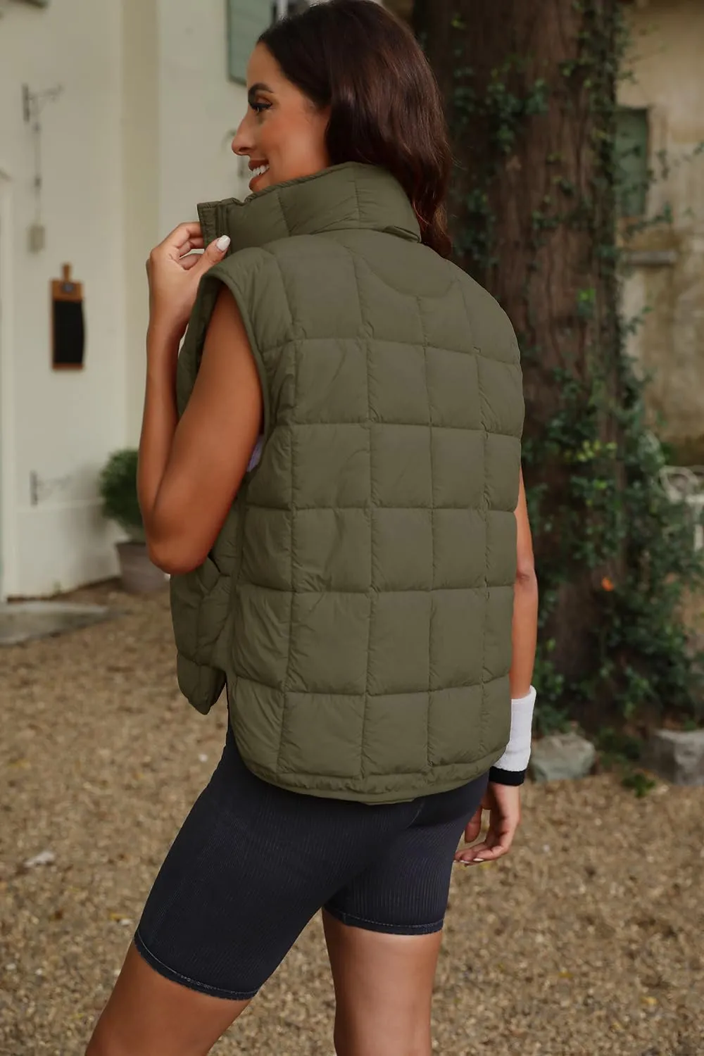 LAMISSCHE Womens Puffer Vest Winter Lightweight Quilted Jackets Sleeveless Zip Up Fall Outfits Puffy Running Coat