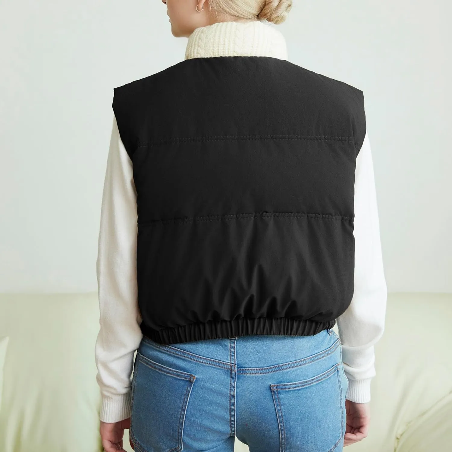 Womens Cropped Puffer Vest Button Sleeveless Light Jacket Stand Collar Essentials Gilet with Pockets
