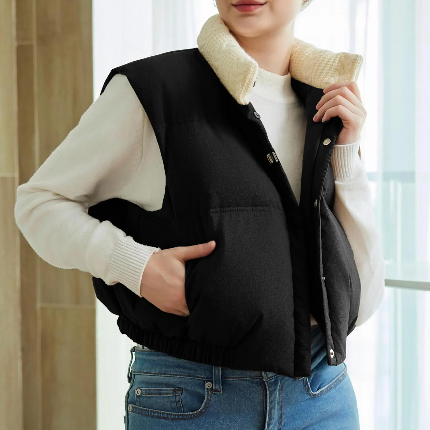 Womens Cropped Puffer Vest Button Sleeveless Light Jacket Stand Collar Essentials Gilet with Pockets