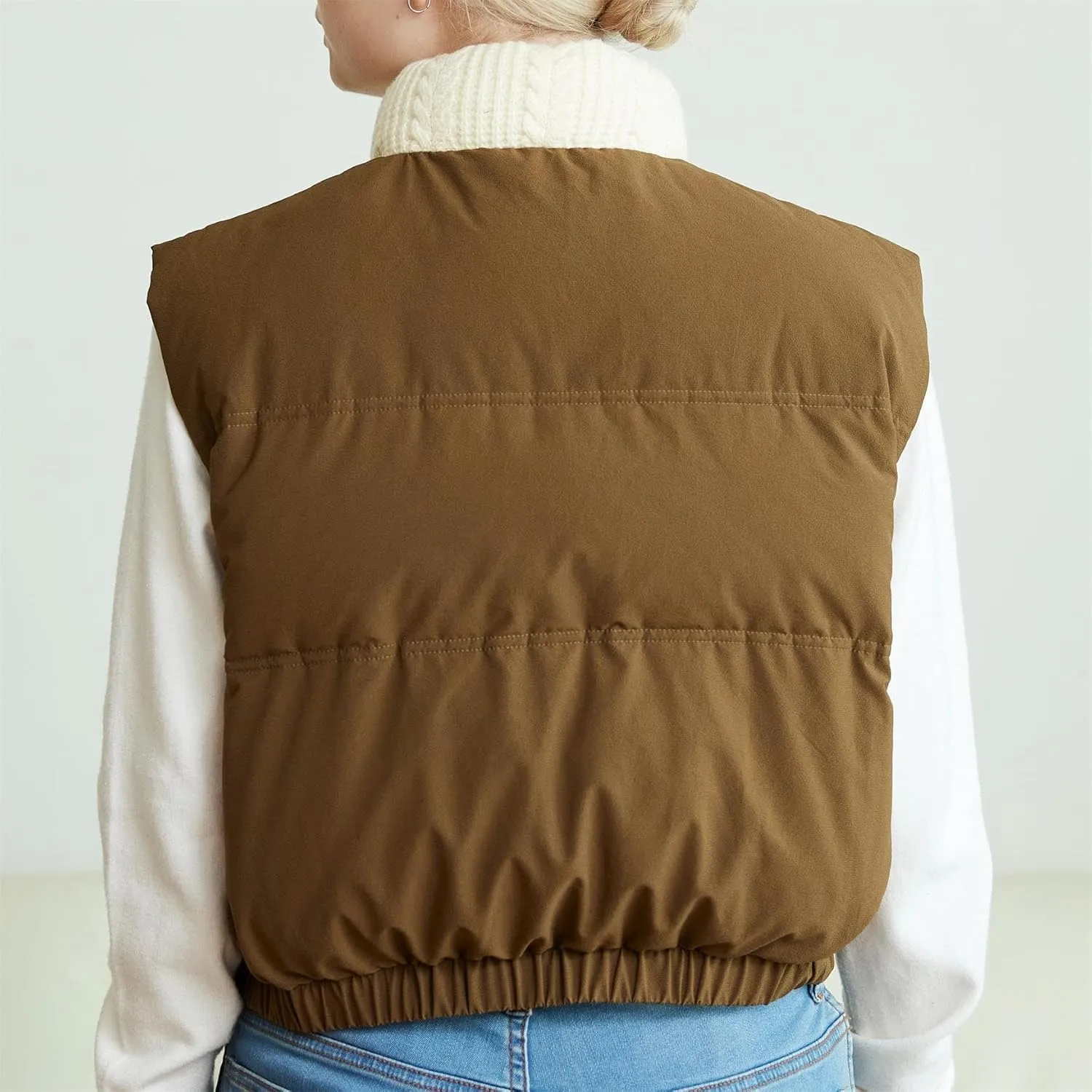 Womens Cropped Puffer Vest Button Sleeveless Light Jacket Stand Collar Essentials Gilet with Pockets