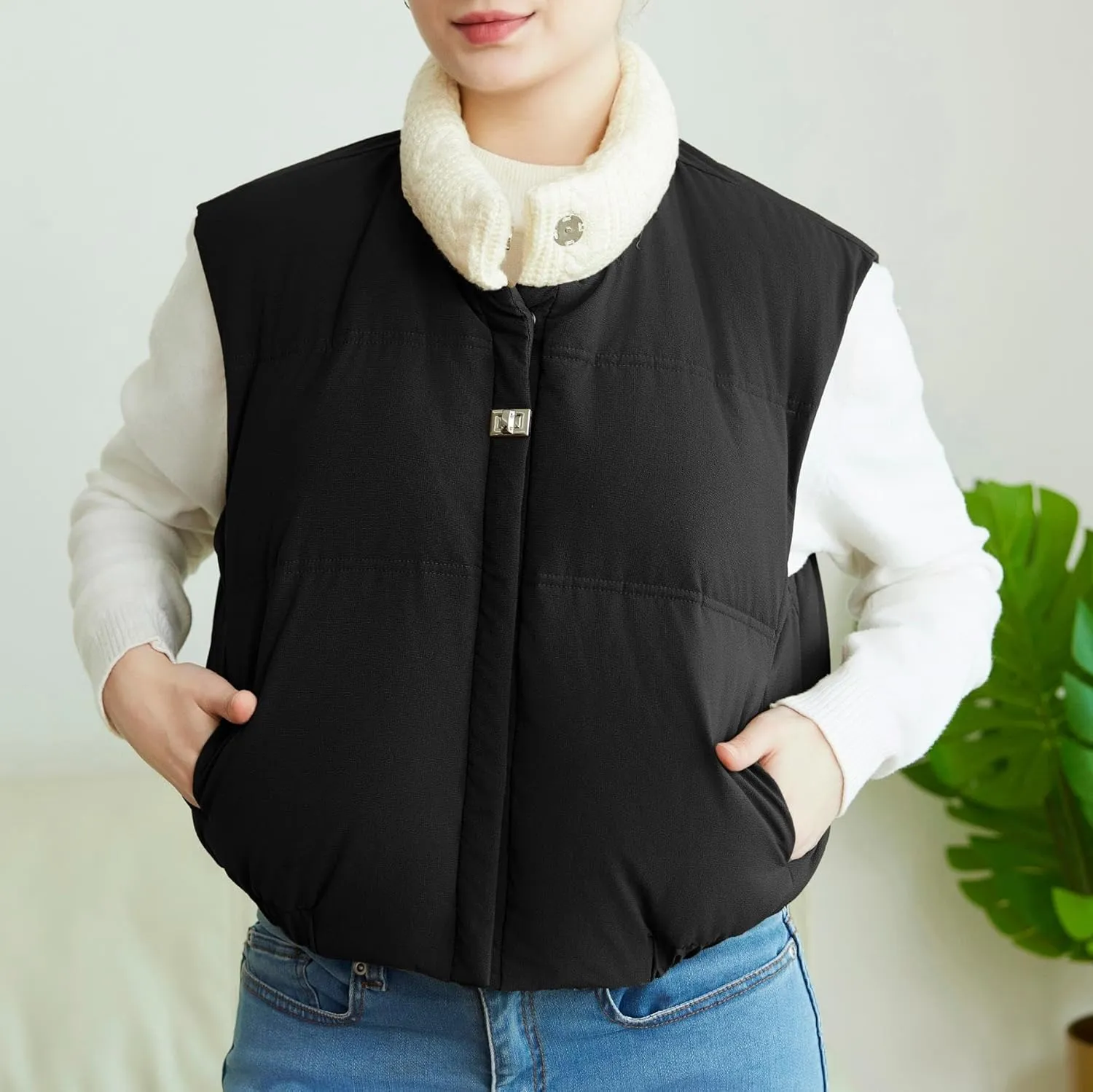 Womens Cropped Puffer Vest Button Sleeveless Light Jacket Stand Collar Essentials Gilet with Pockets